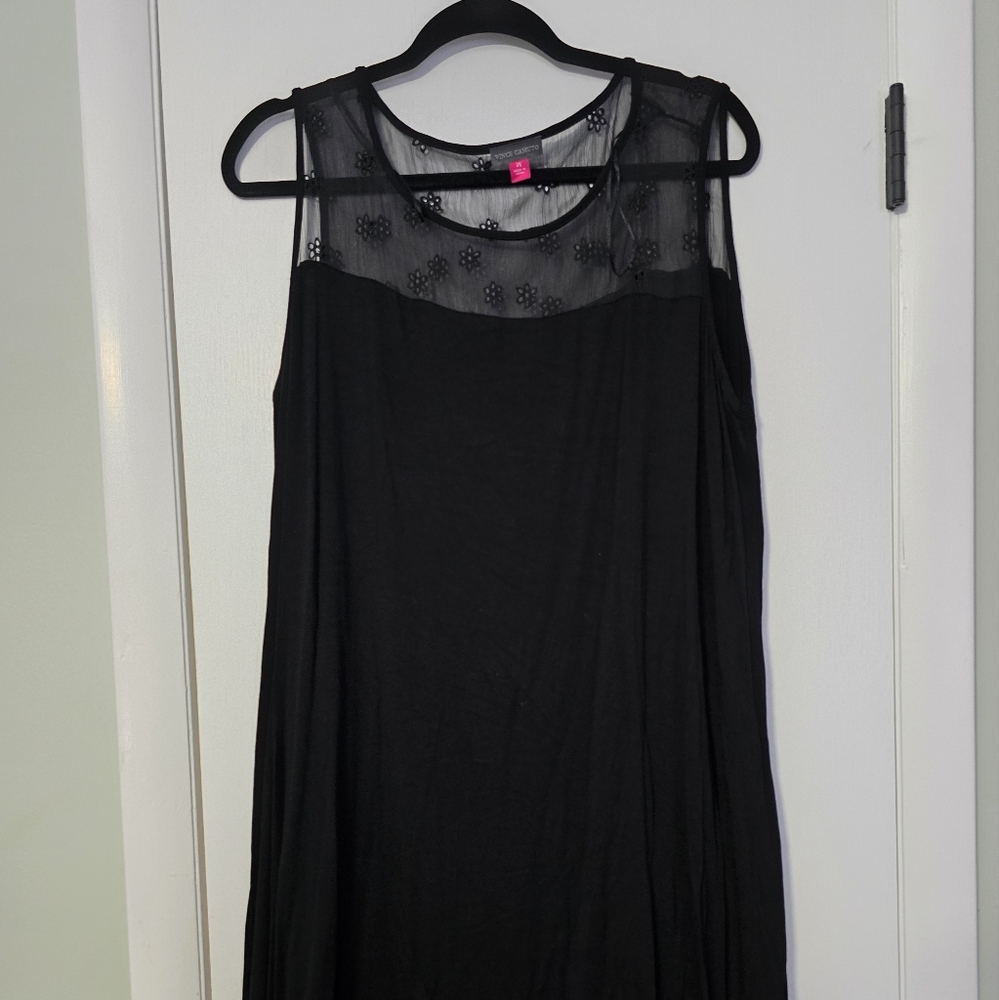 Plus size black dress